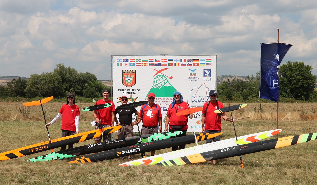 Imageupload/Swiss Team CH small.jpg
